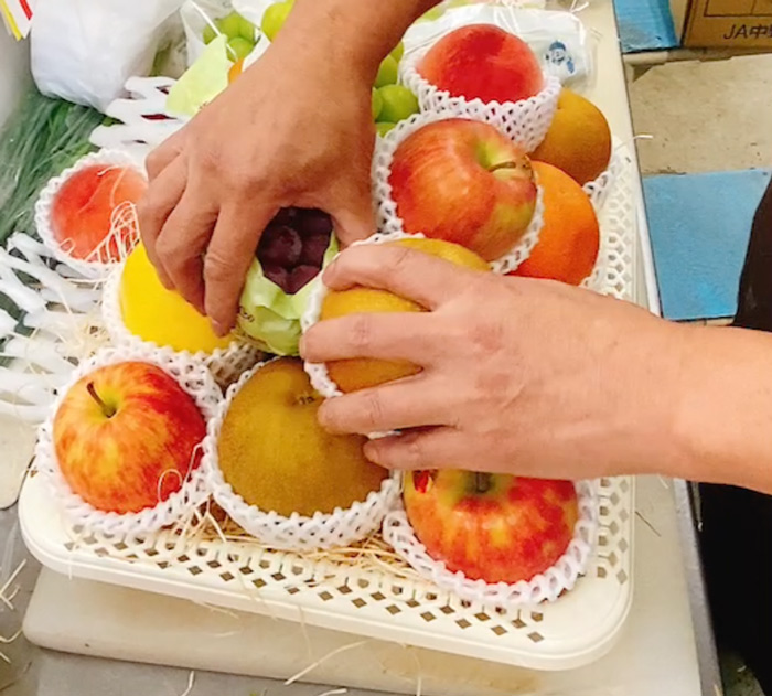 旬のフルーツを彩り良く